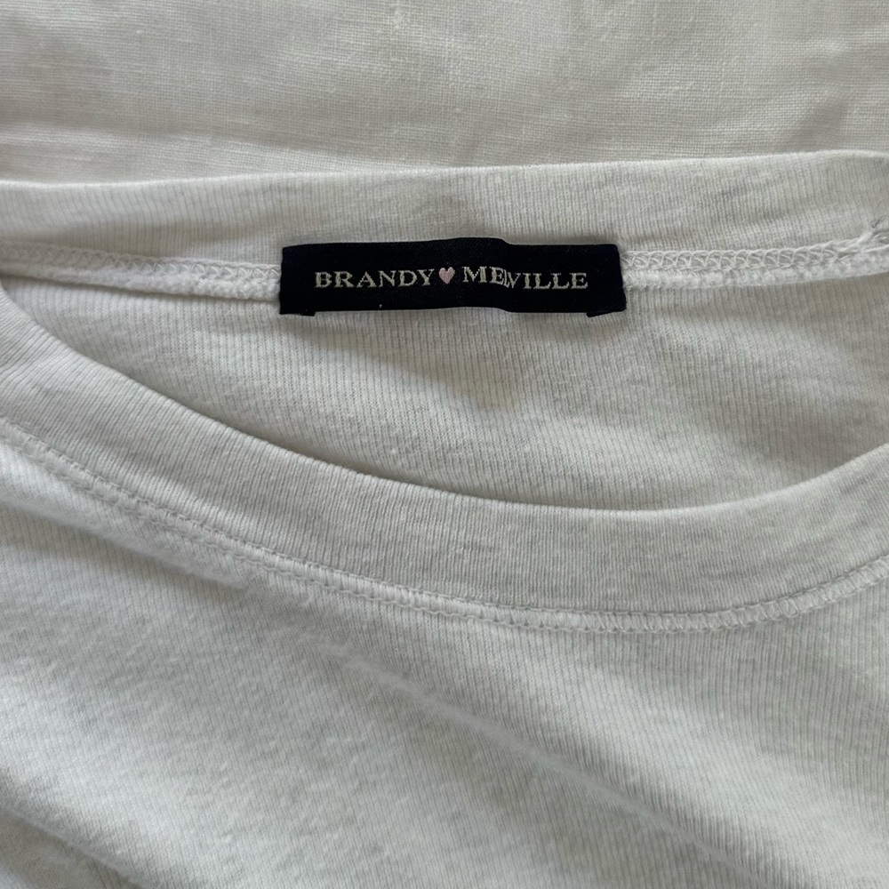 Brandy Melville - T- Shirts (3) - Picture 3 of 9